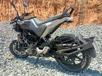 Grey Husqvarna Svartpilen 250