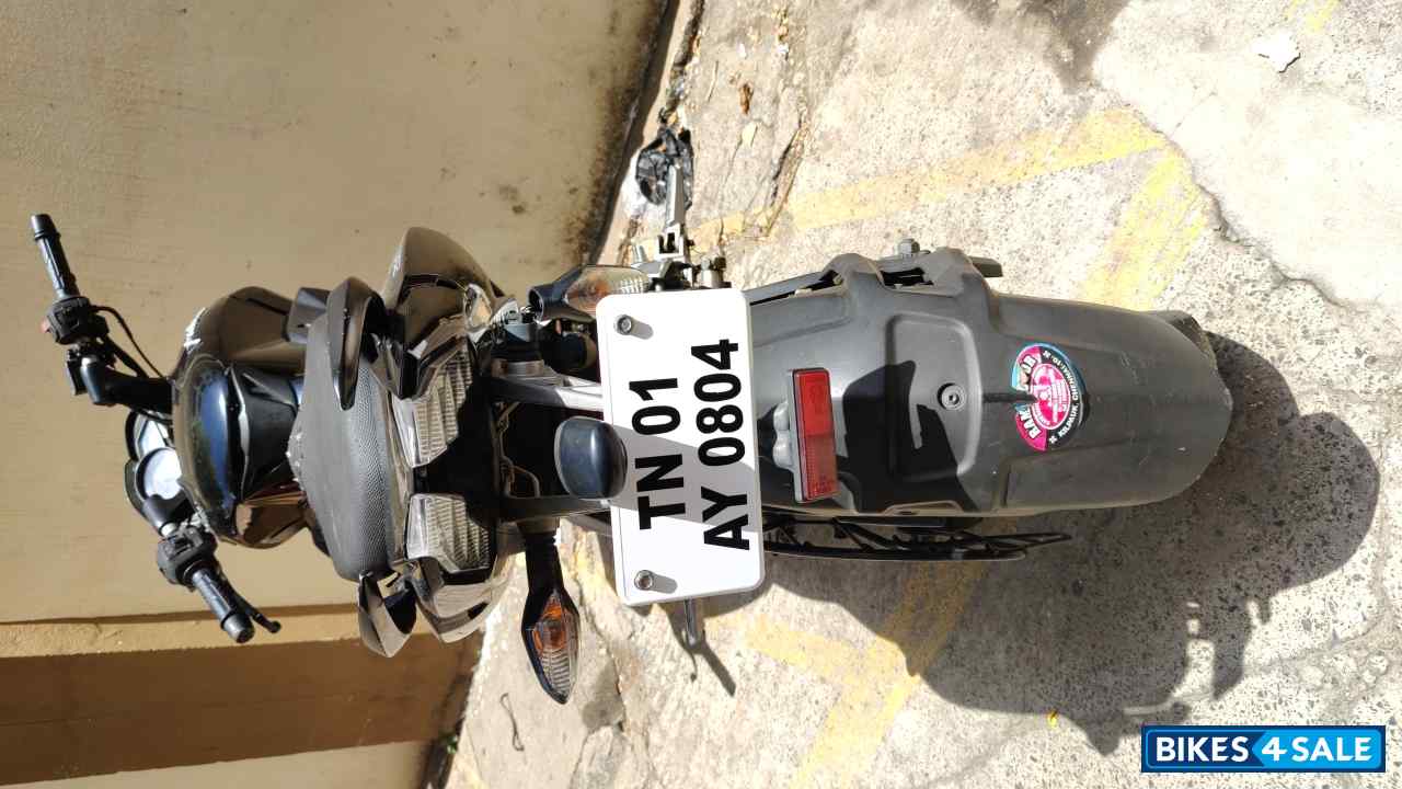 Black Bajaj Pulsar 200 NS Black Bajaj Pulsar 200 NS