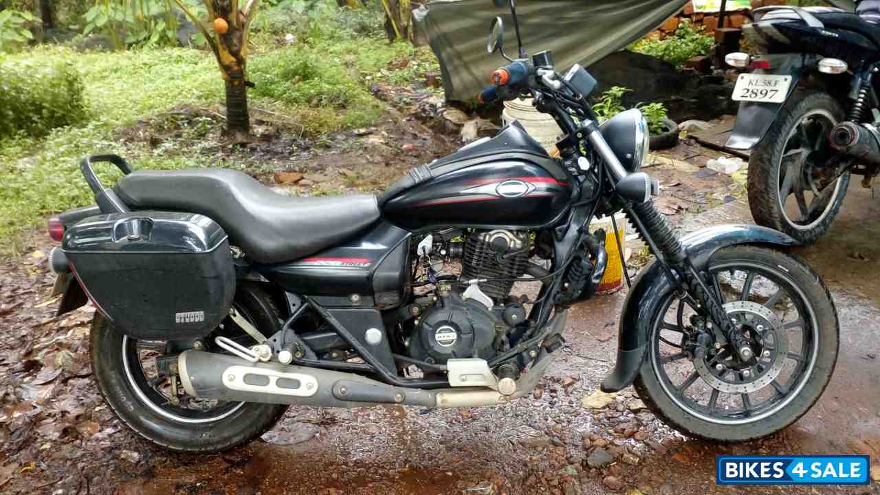 Mat Black Bajaj Avenger Street 220