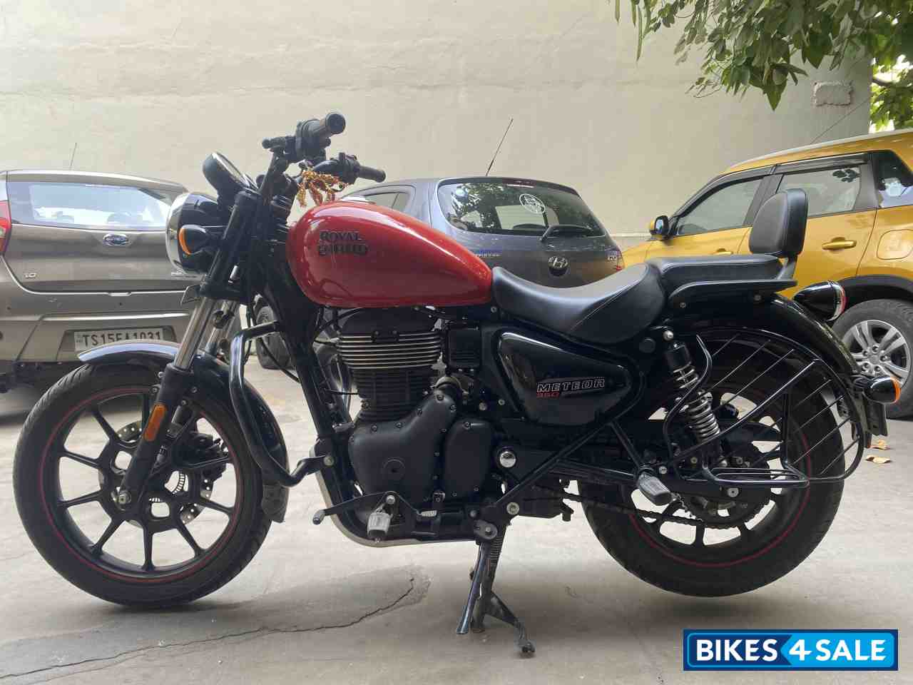 Red Royal Enfield Meteor 350 Fireball