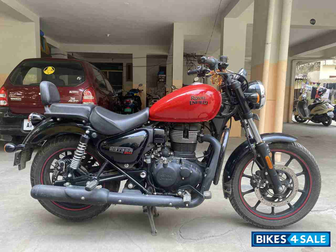 Red Royal Enfield Meteor 350 Fireball