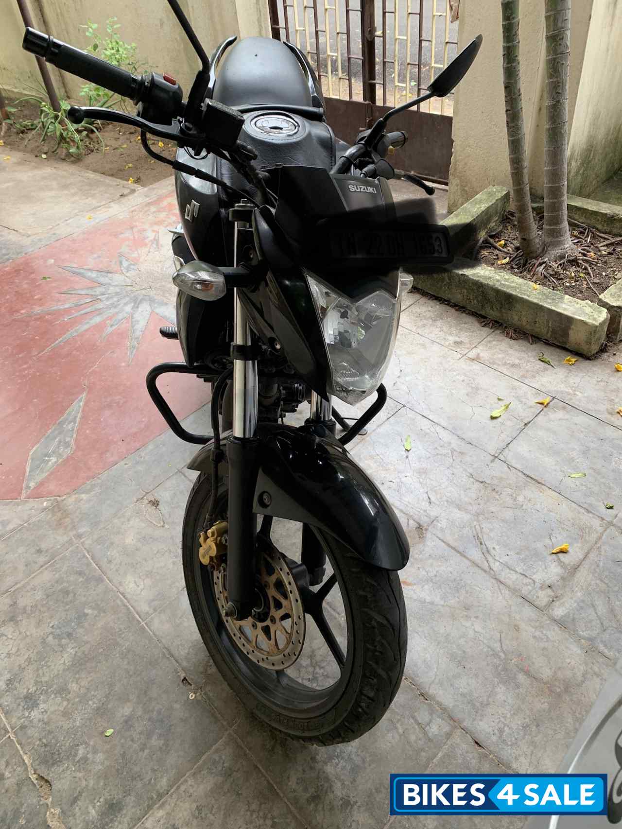 Black Suzuki Gixxer 150