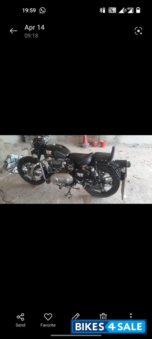 Black Royal Enfield Bullet Machismo 350 Old
