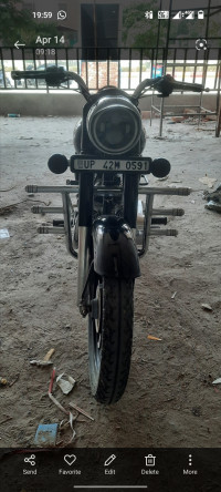 Black Royal Enfield Bullet Machismo 350 Old