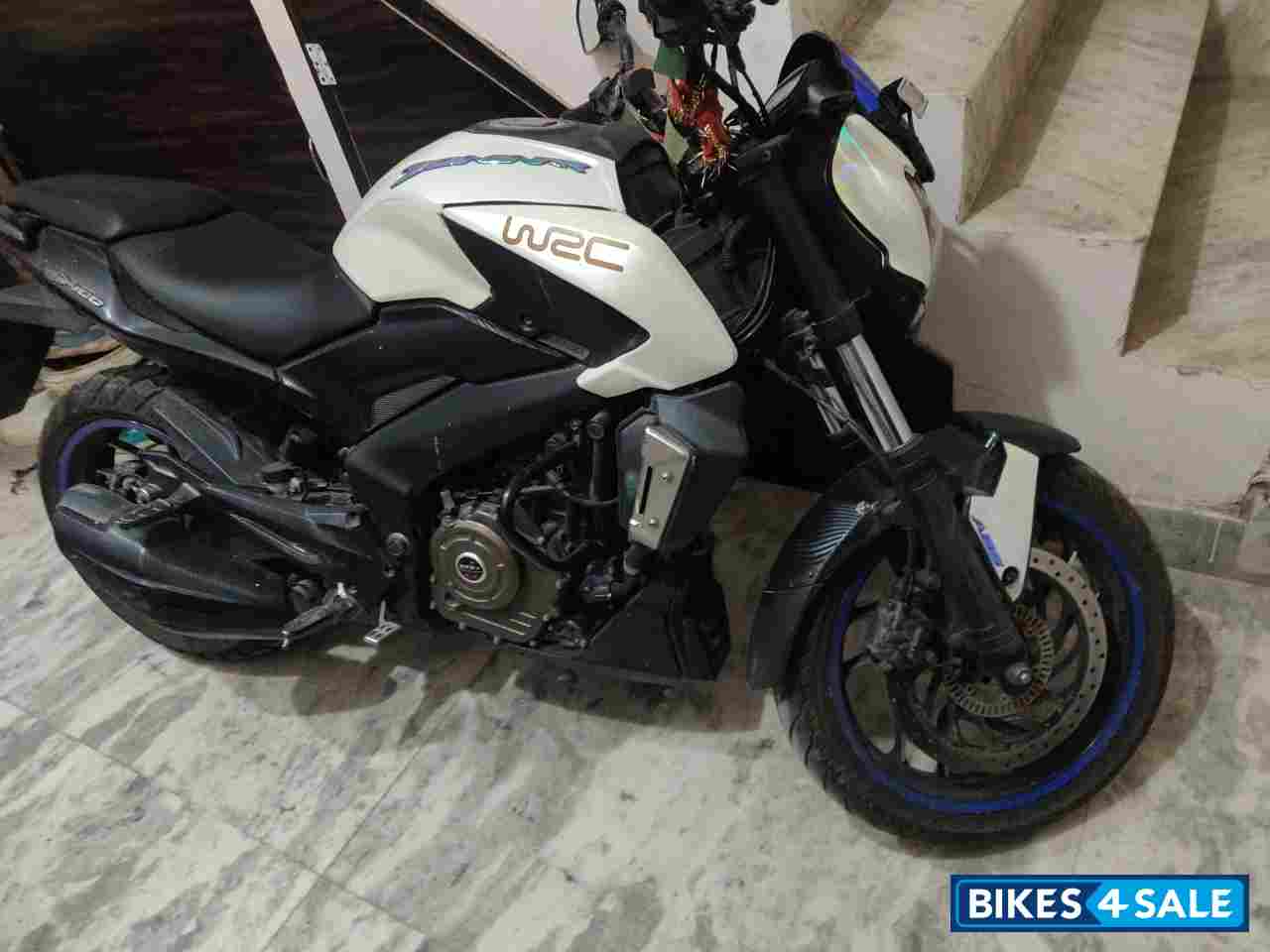 White Bajaj Dominar 400 ABS BS6