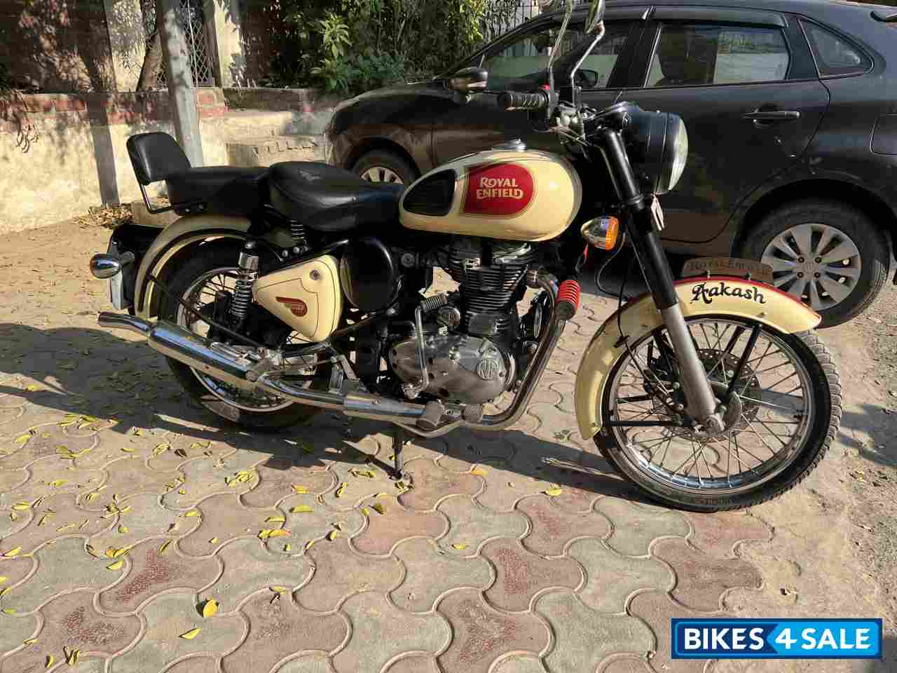 Tan Color Royal Enfield Classic 500 Tan Color Royal Enfield Classic 500