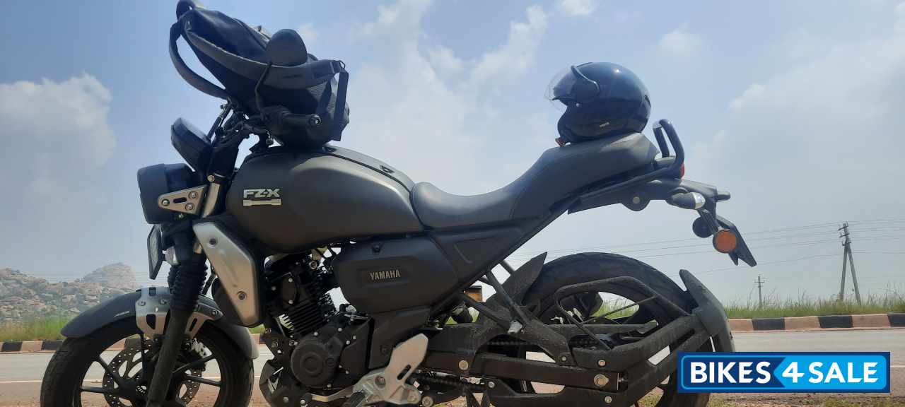 Black Yamaha FZ-X