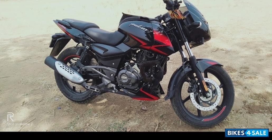 Black And Red Bajaj Pulsar 150 Twin Disc BS6