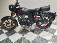 Black Royal Enfield Classic Stealth Black