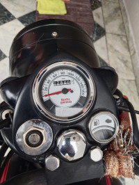 Black Royal Enfield Classic Stealth Black