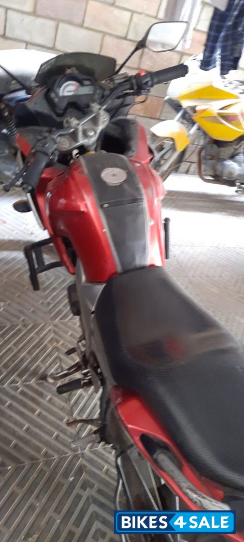 Red Yamaha Fazer FZ16ST