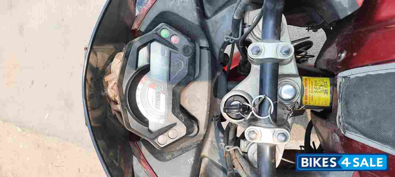 Red Yamaha Fazer FZ16ST