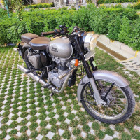 Gray Royal Enfield Classic Gunmetal Grey