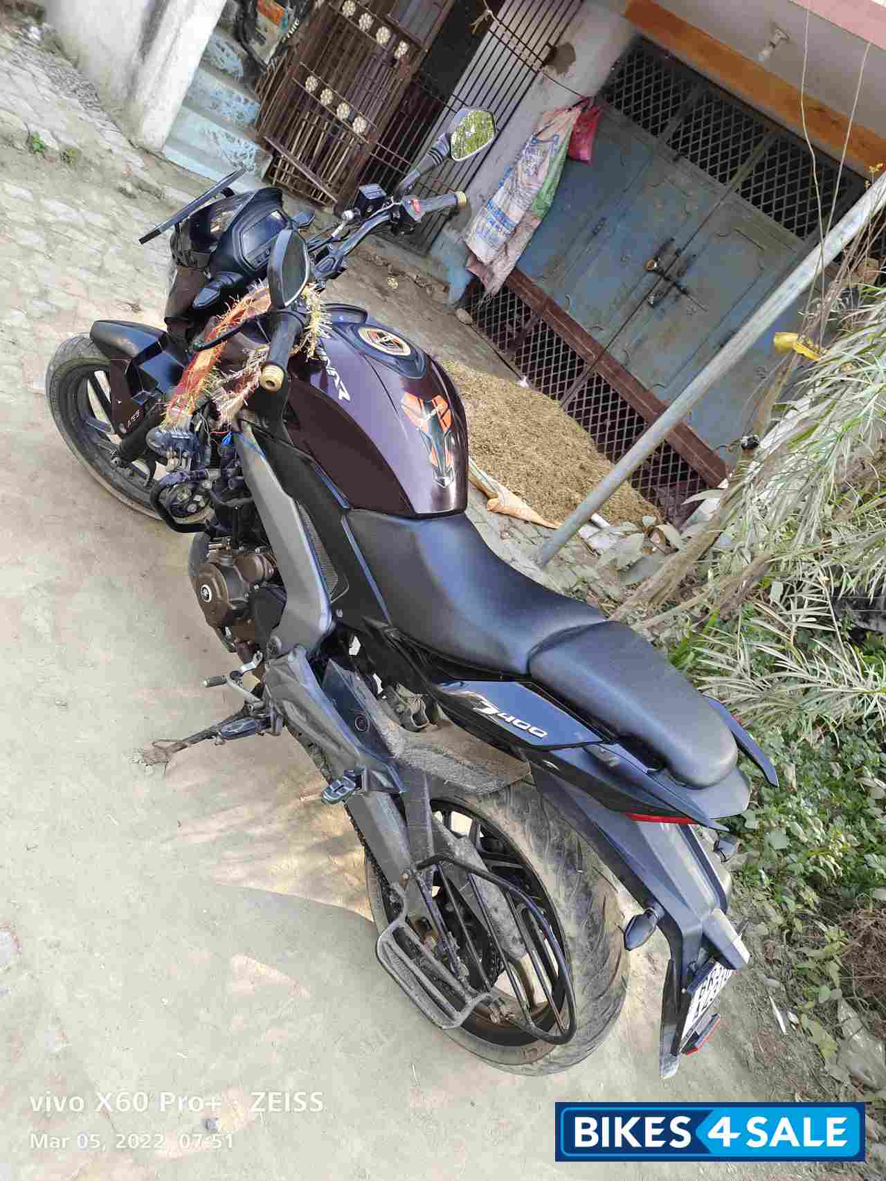 Maroon Bajaj Dominar 400 ABS BS6
