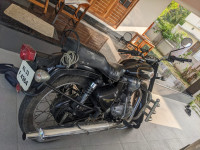 Black Royal Enfield Bullet Standard 350