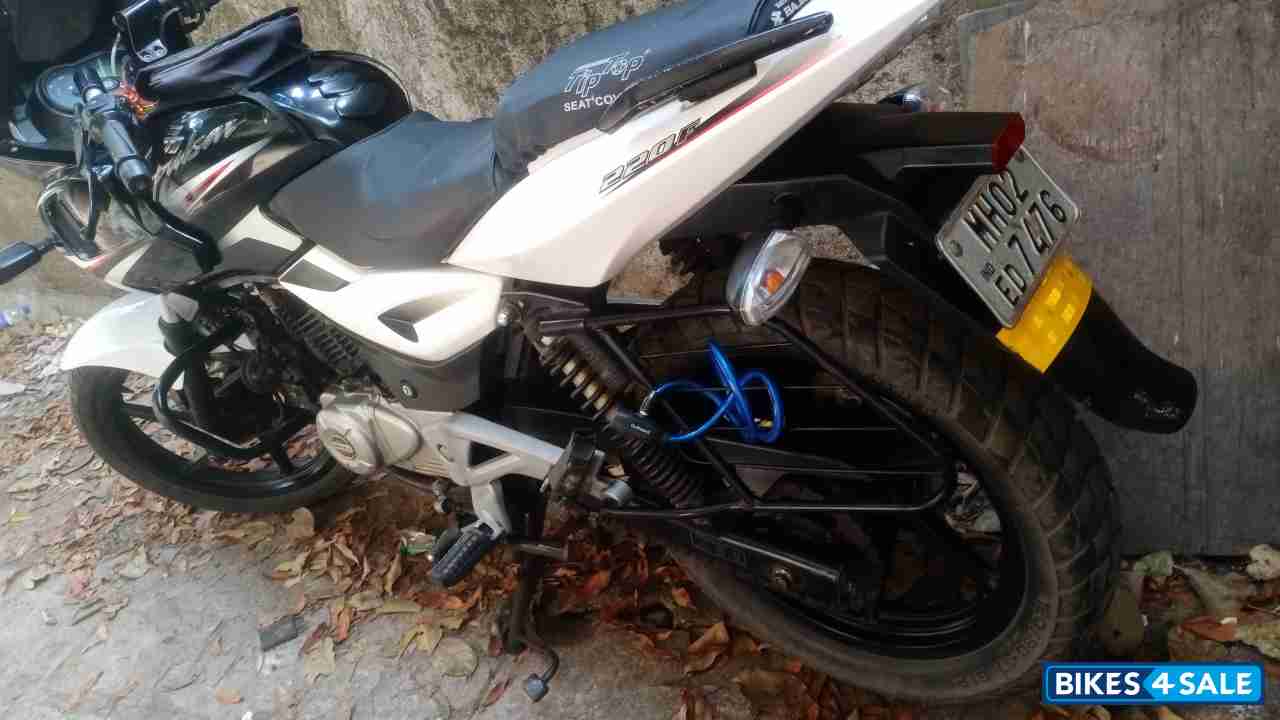 Black Nd White Bajaj Pulsar 220F