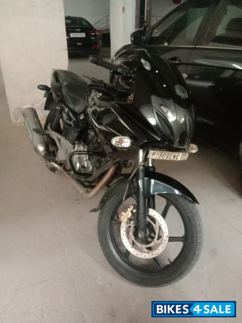 Black Bajaj Pulsar 220 DTSi