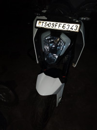 White KTM Duke 250