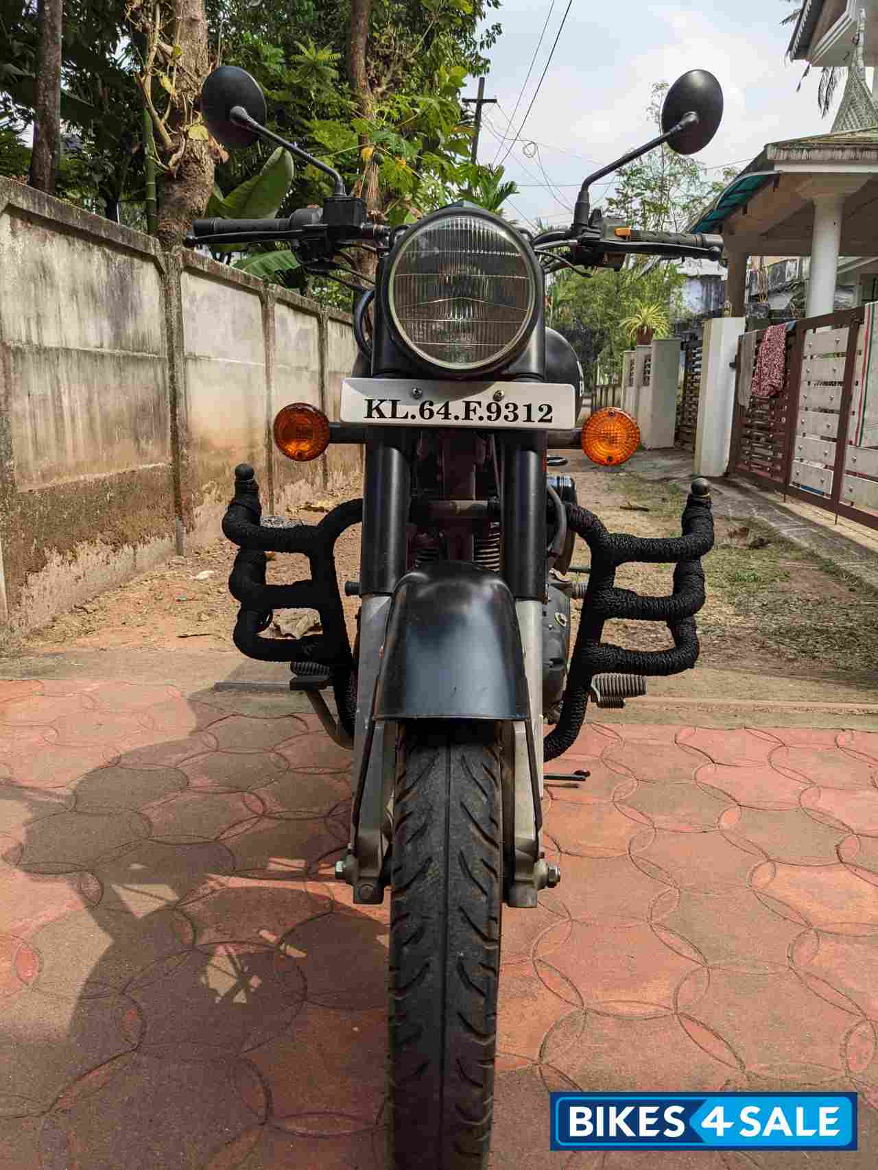 Royal Enfield Classic Stealth Black