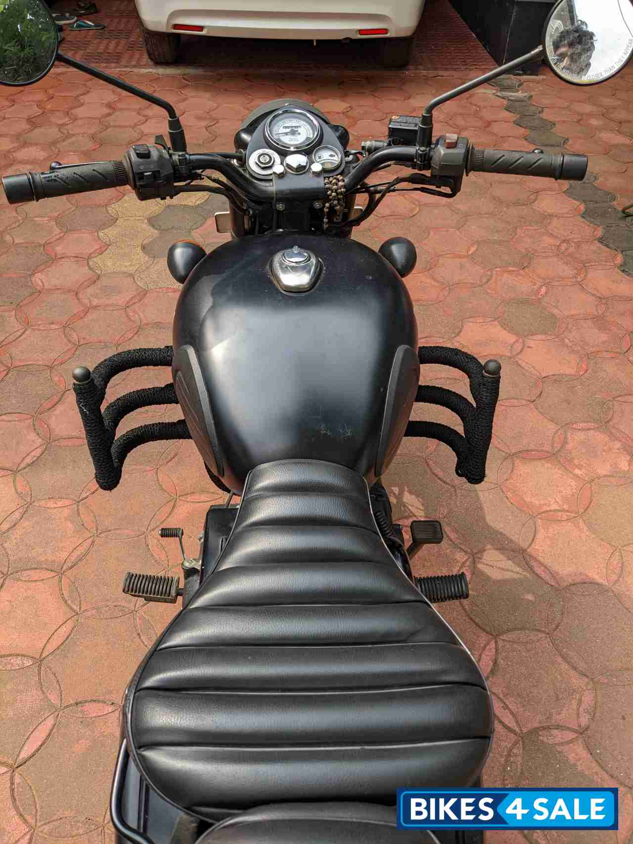 Royal Enfield Classic Stealth Black