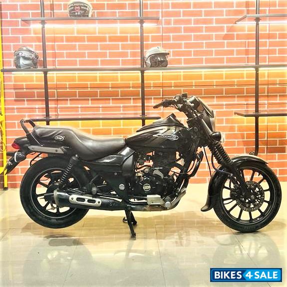 Bajaj Avenger 180 DTS-i