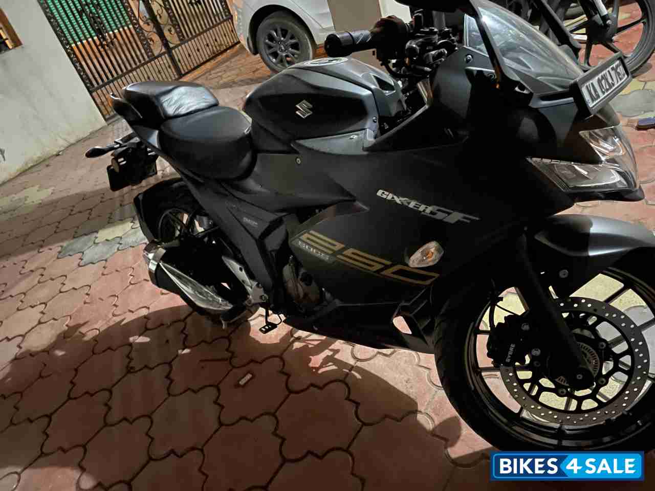 Matte Black Suzuki Gixxer SF 250 BS6
