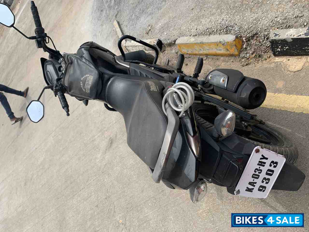 Black Honda CB Unicorn 160