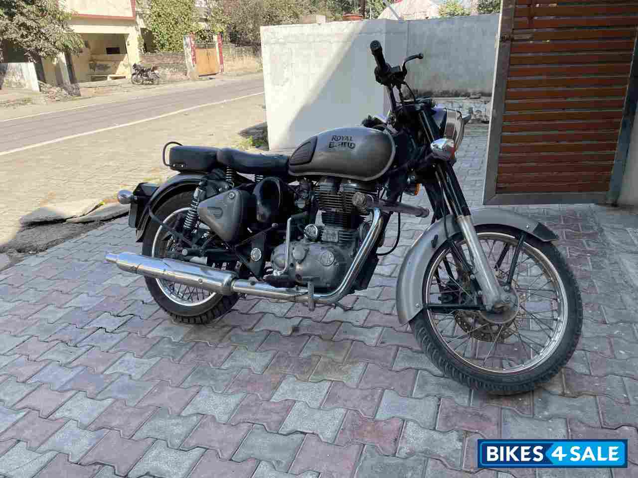Royal Enfield Classic Gunmetal Grey Royal Enfield Classic Gunmetal Grey