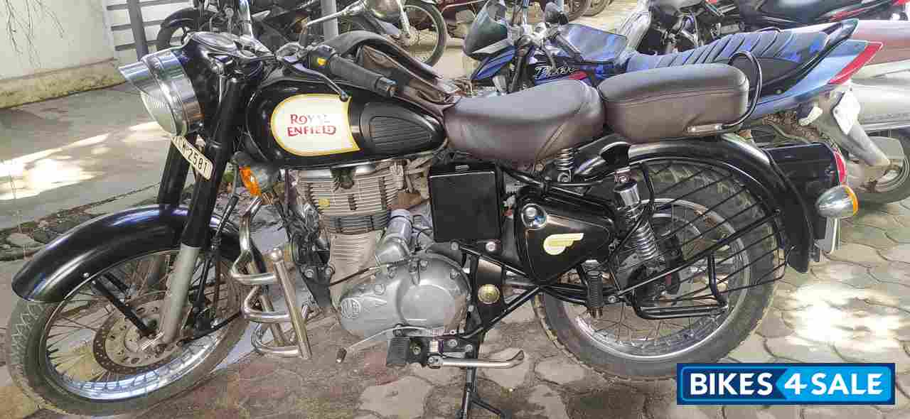 Black Royal Enfield Classic 350