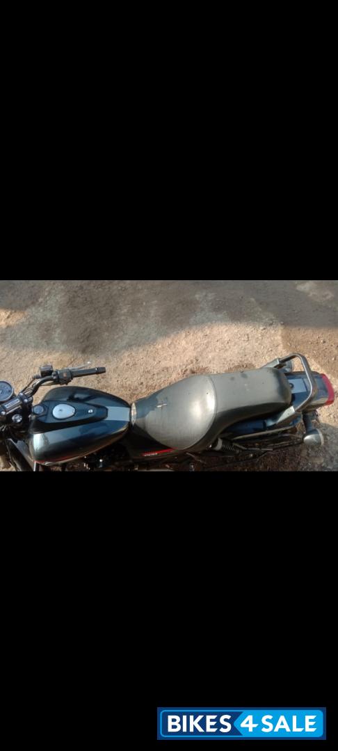 Black Bajaj Avenger Street 220