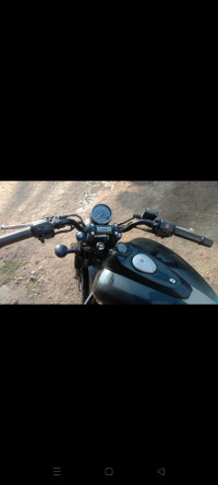 Black Bajaj Avenger Street 220
