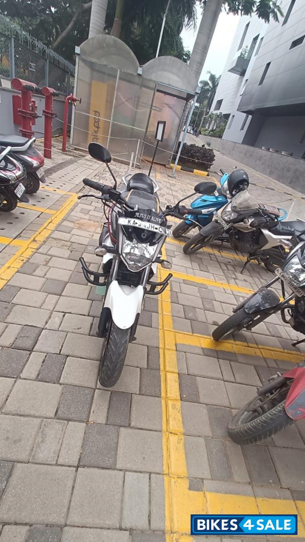 Yamaha FZ-S FI V2 Yamaha FZ-S FI V2