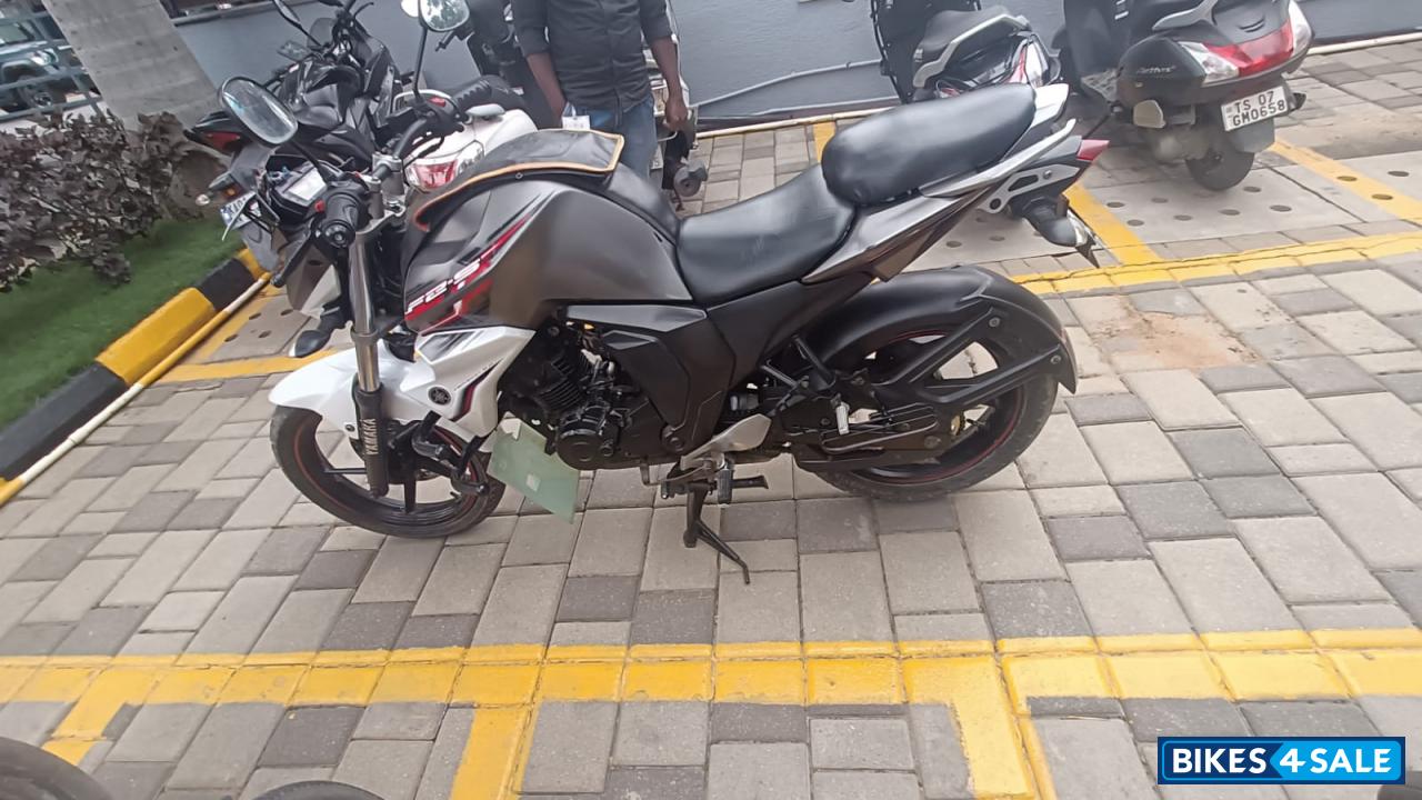 Yamaha FZ-S FI V2 Yamaha FZ-S FI V2