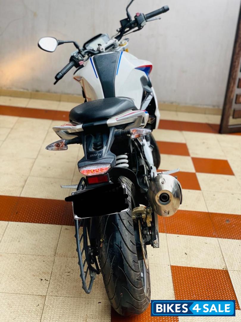 White BMW G 310 R White BMW G 310 R