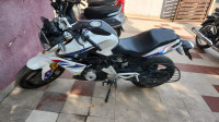 White BMW G 310 R