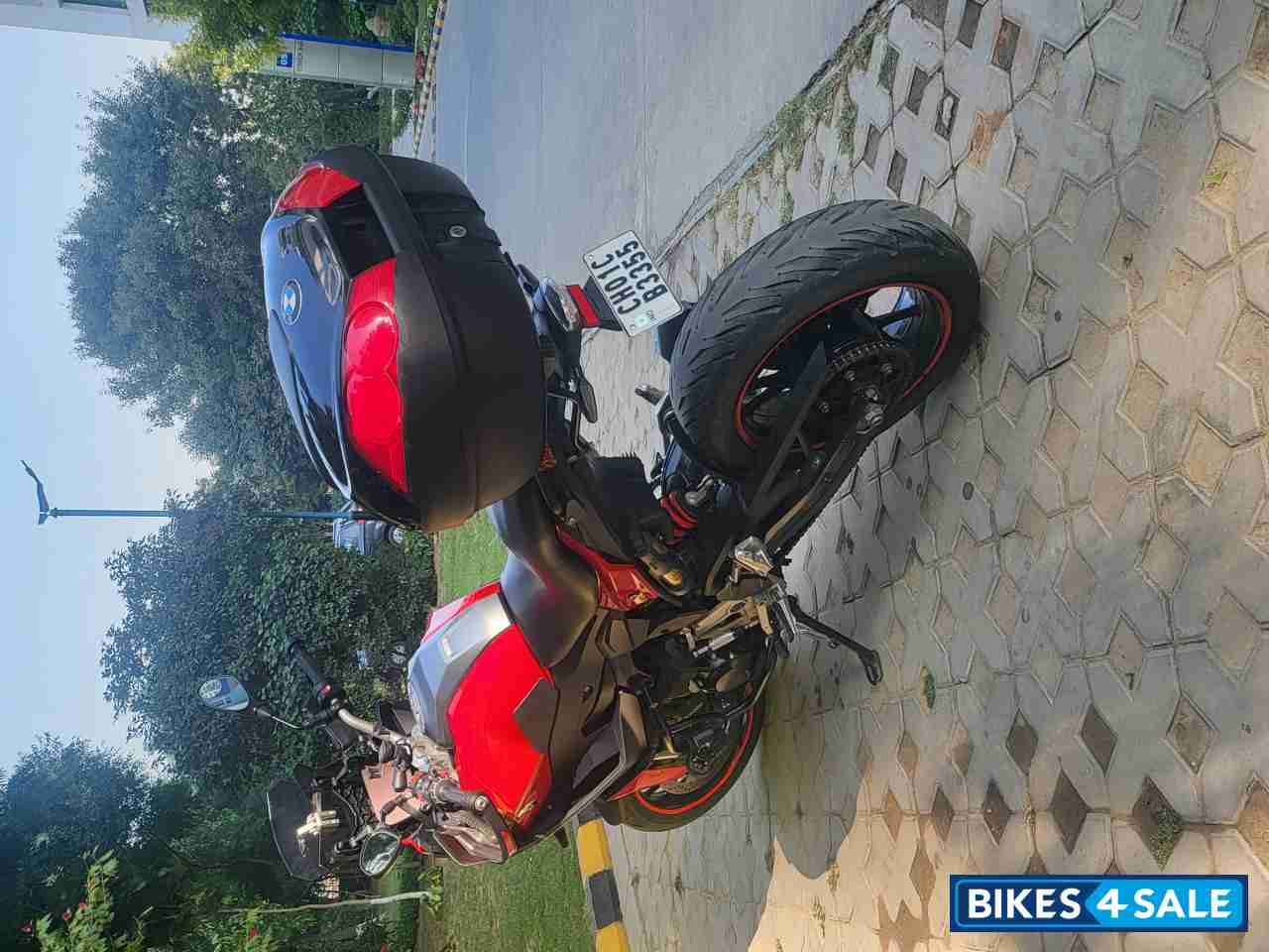 Red BMW F 900 XR Standard