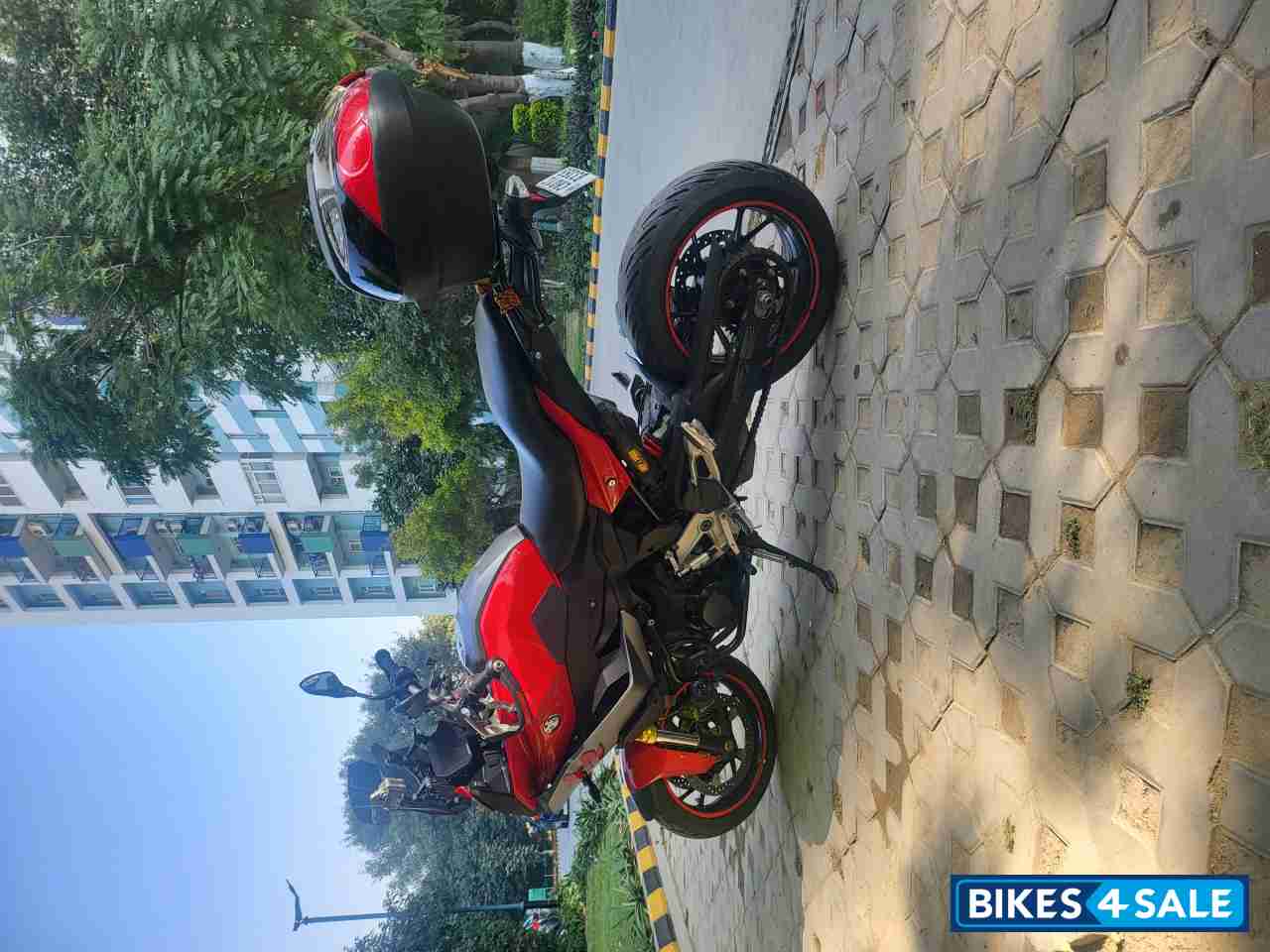 Red BMW F 900 XR Standard