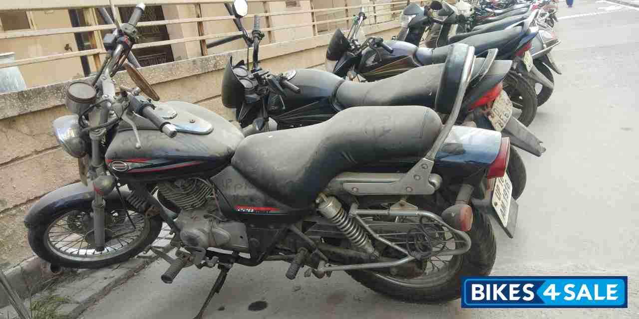 Bajaj Avenger 220 DTS-i