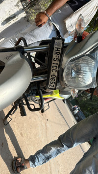 Grey Green Hero Glamour