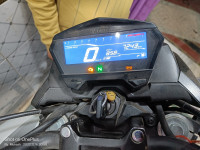 White Hero Xtreme 160R BS6