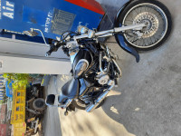 Black Bajaj Avenger Cruise 220