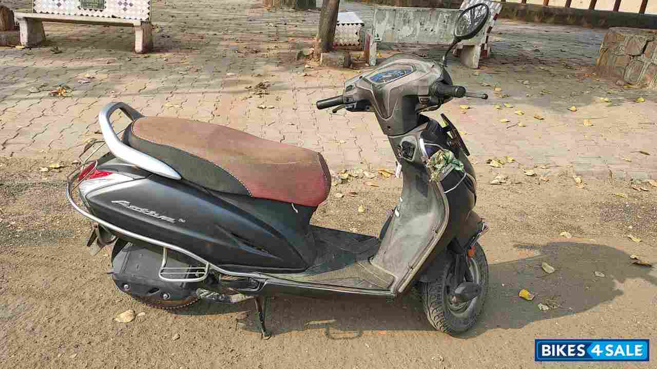 Grey Honda Activa 5G