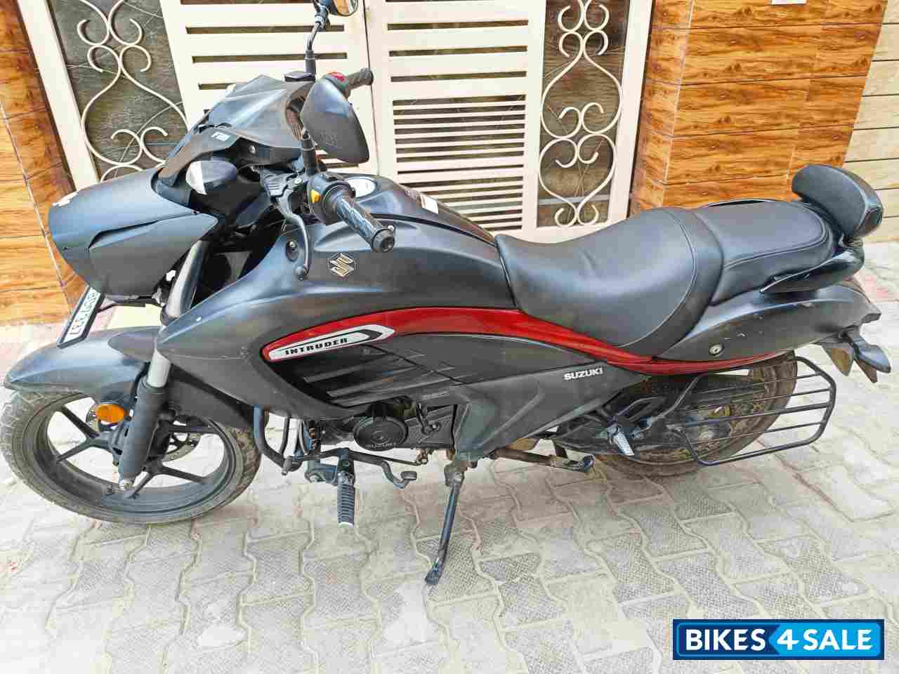 Suzuki Intruder 150 BS6