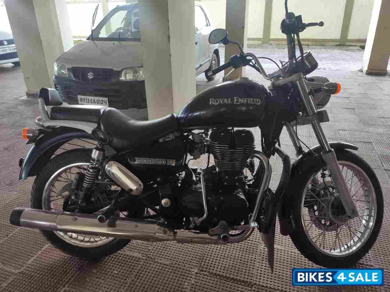 Black Royal Enfield Thunderbird 350