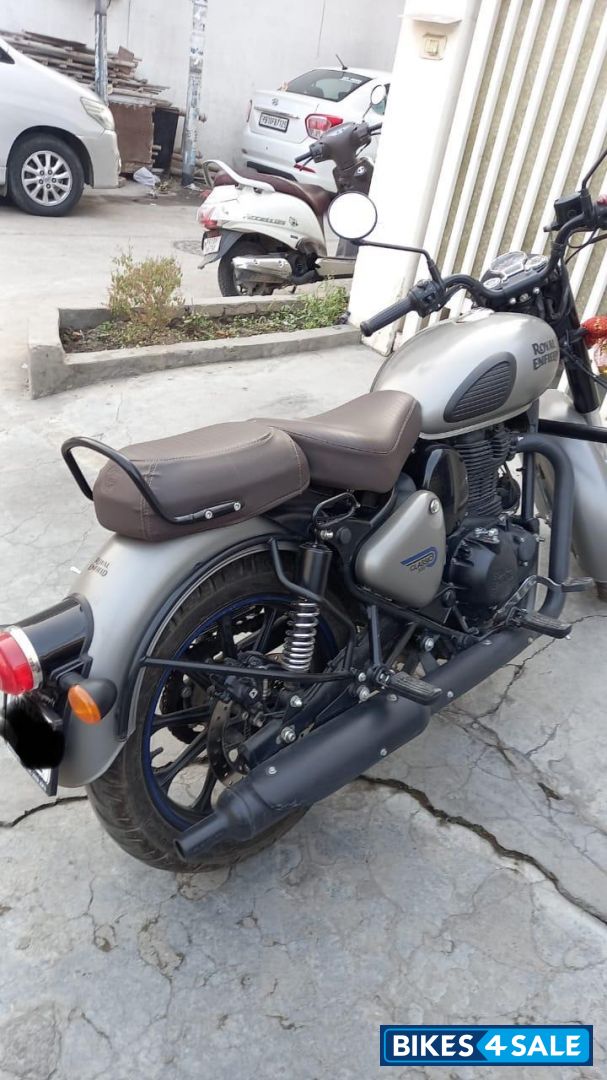 Dark Gunmetal Grey Royal Enfield Classic 350 Dual Channel BS6 Dark Gunmetal Grey Royal Enfield Classic 350 Dual Channel BS6
