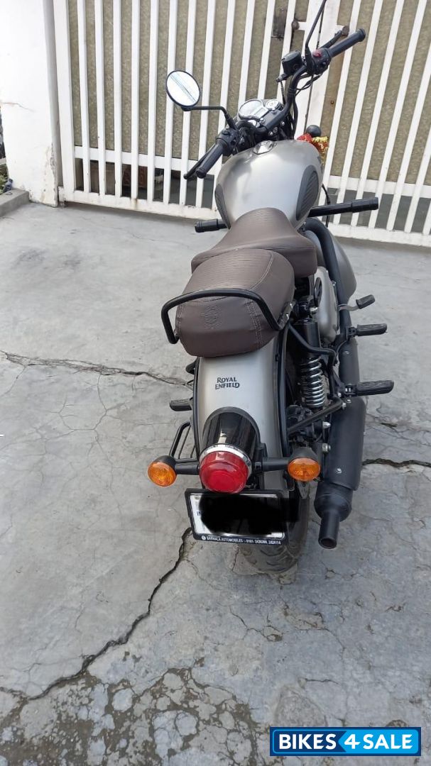 Dark Gunmetal Grey Royal Enfield Classic 350 Dual Channel BS6 Dark Gunmetal Grey Royal Enfield Classic 350 Dual Channel BS6