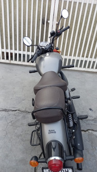 Dark Gunmetal Grey Royal Enfield Classic 350 Dual Channel BS6