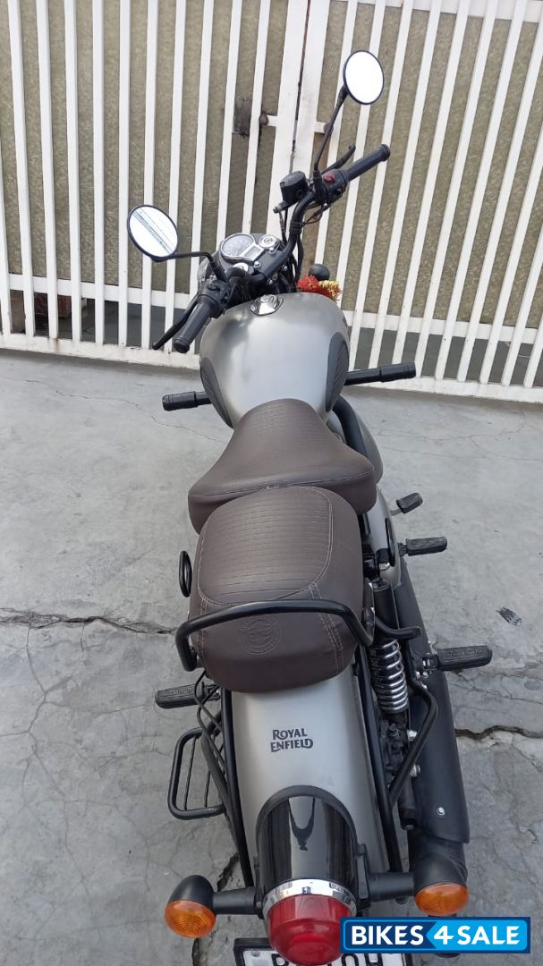 Dark Gunmetal Grey Royal Enfield Classic 350 Dual Channel BS6 Dark Gunmetal Grey Royal Enfield Classic 350 Dual Channel BS6