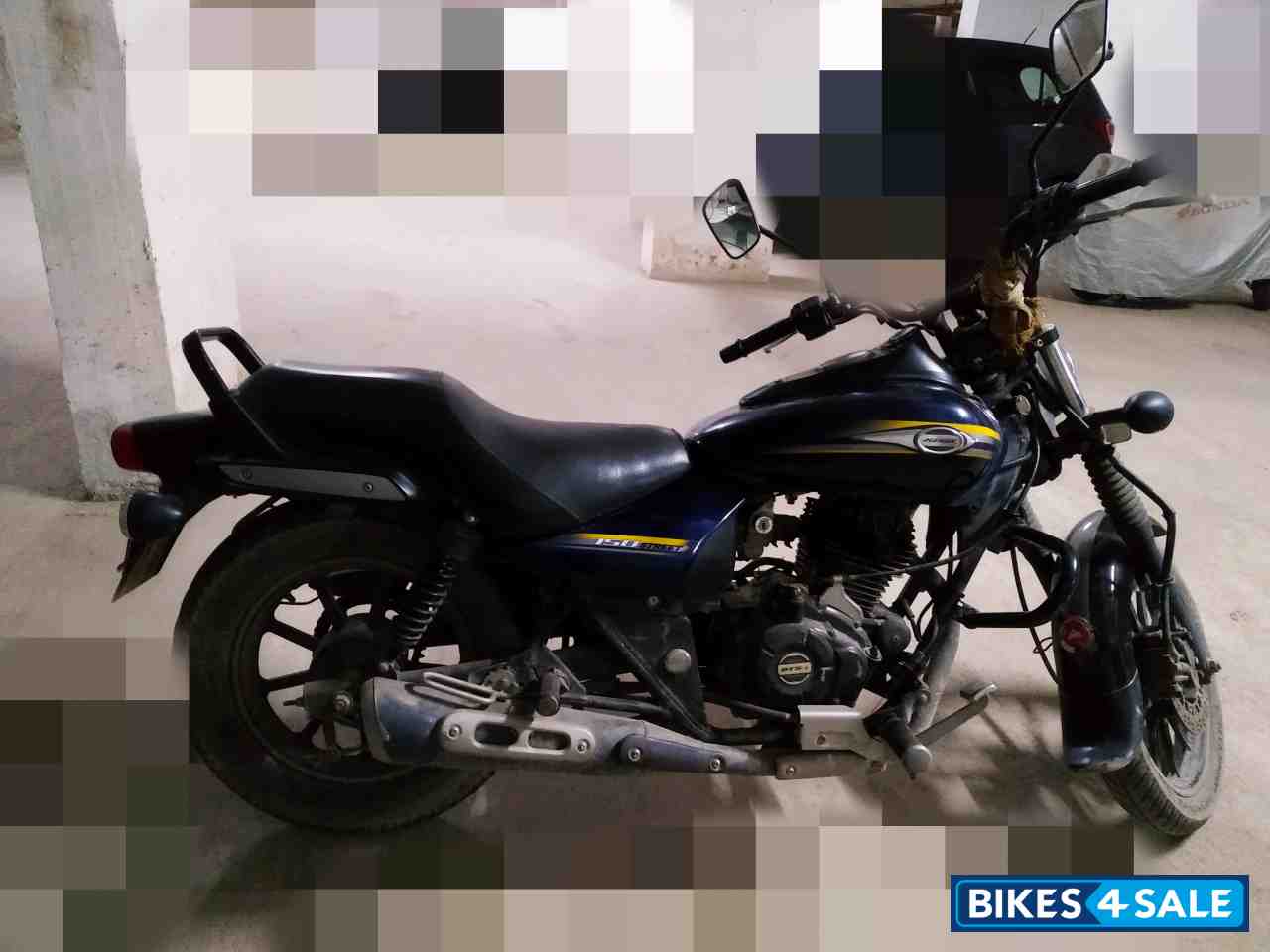 Blue Bajaj Avenger Street 150