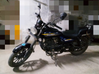 Blue Bajaj Avenger Street 150